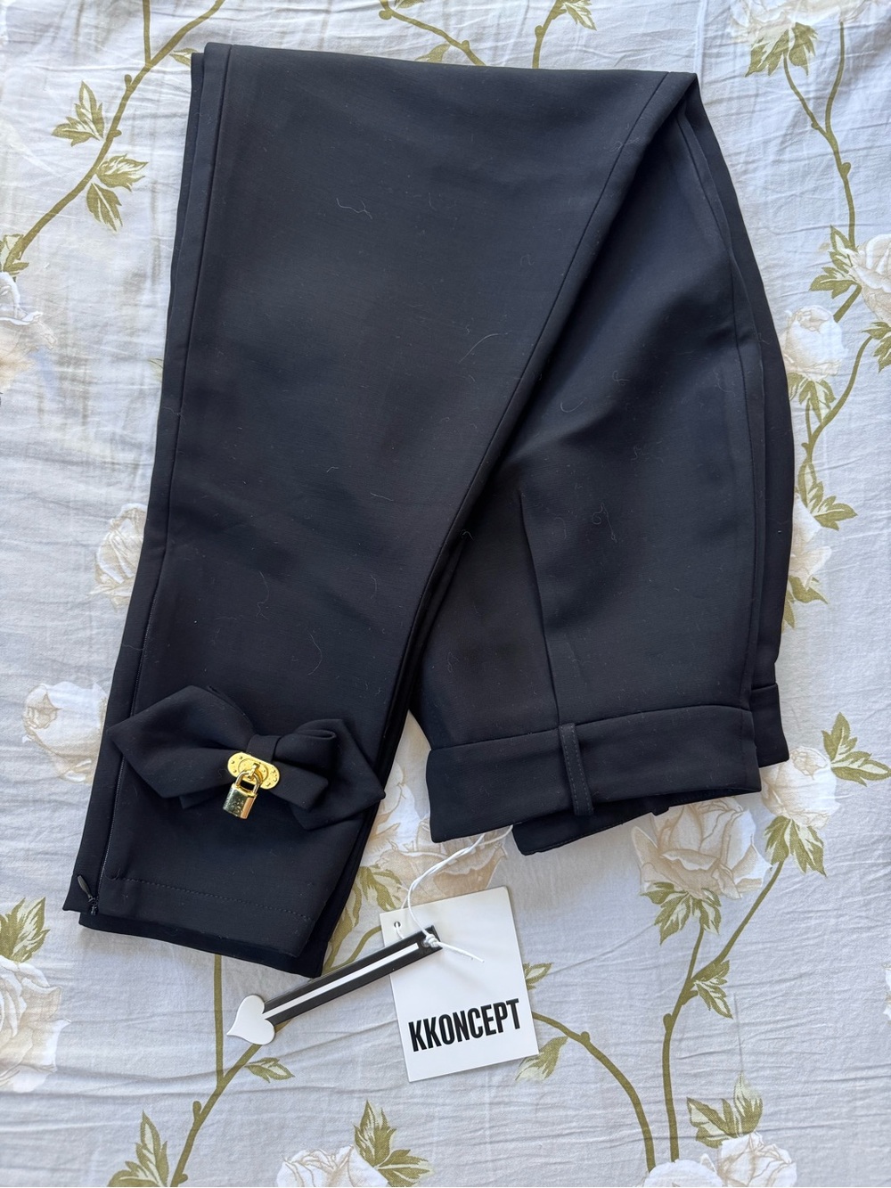 NWT KKONCEPT Black Bow Accent Trousers, Size: 42/XL